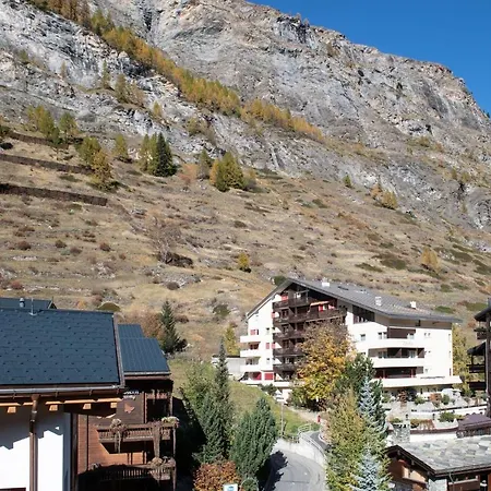 Appartement Au Centre De Zermatt Exterior photo